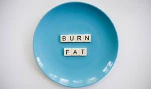 talerz z napisem burn fat